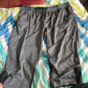 Under Armour capris